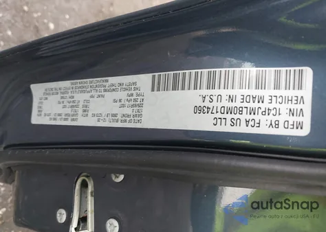 2021 Jeep Cherokee Latitude Plus 4X4 z USA, uszkodzony, nr VIN 1C4PJMLB0MD174360